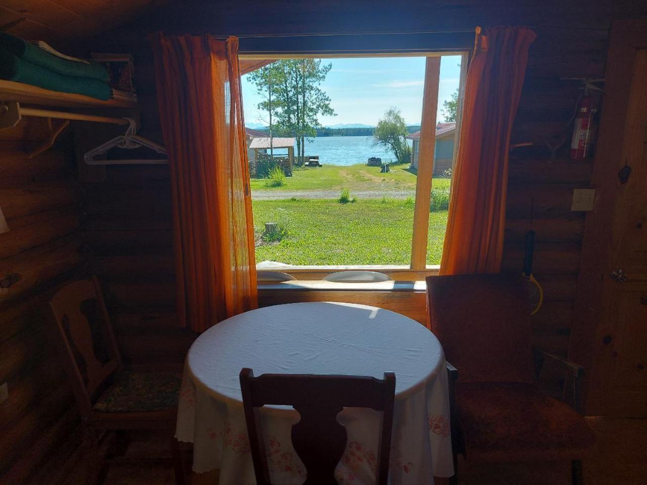 Escott Bay Resort Anahim Lake Εξωτερικό φωτογραφία